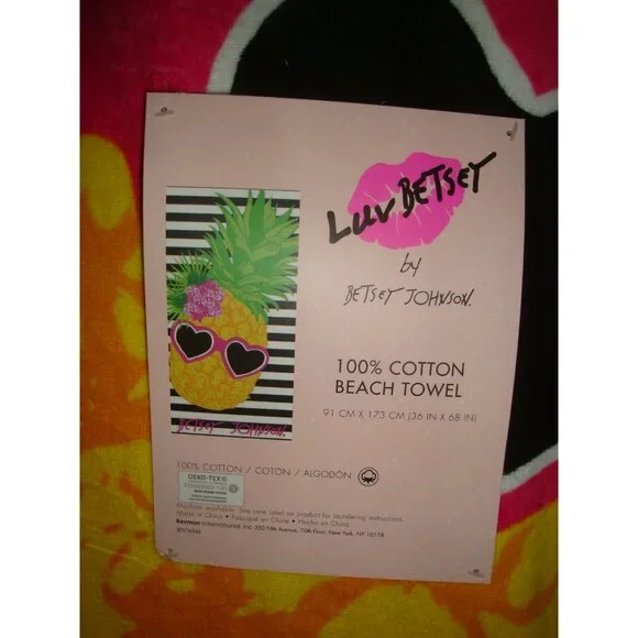 New Betsey Johnson Beach Towel Cotton 36" x 68" Black/White Stripe Pineapple - Picture 2 of 2